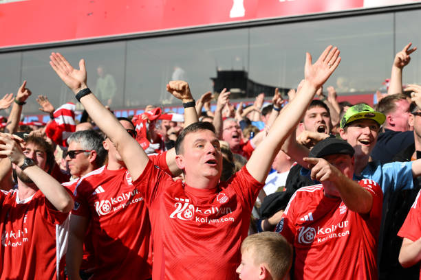 席了一段时 席了一段时